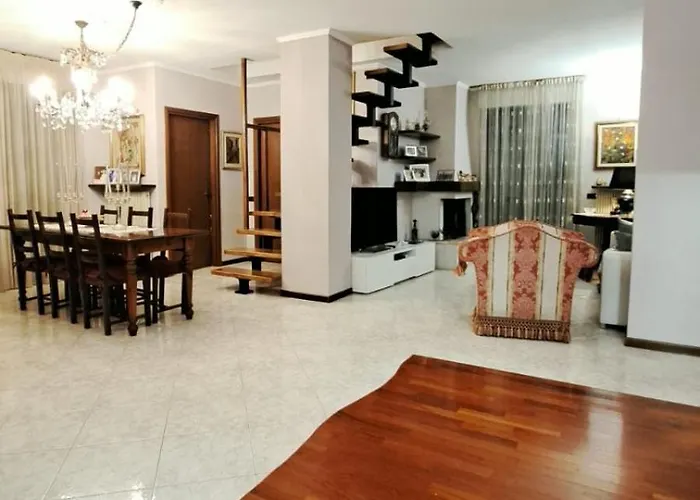 Panoramic L&d Apartment